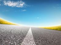 低角度公路蓝天立体图片