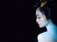 花宵道中柴房那段视频 美女床头大喘息