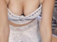 女生被啪哭的照片 男友不停的抽动的gif