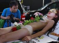 火葬场清洗女死尸图片 太平间光身女尸