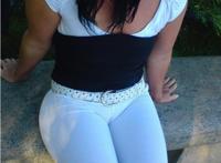 男生用手扣女生底下图片 女生兴奋时流出的液体