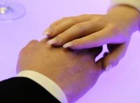 男女搭手意境素材图片