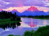 湖泊河流晚霞山坡风景图片