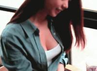 晚上哥哥趁我睡觉看我奶视频