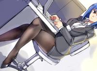 下属的极品妻子全彩漫画之领导一只手扶着妻子的腰