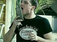 舔手机屏幕的表情图片