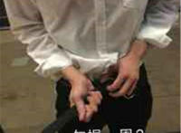 欠操 嗯？（解开裤子表情）