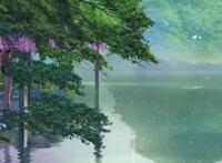 情侣在景色优美的湖边图