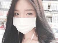 女生头像戴口罩头像