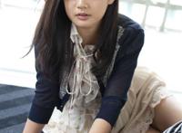 气质戴眼镜女生活照片