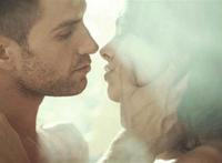 女生主动让男生挏