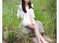 宅男女神 漂亮气质美女火火户外小树林直播 奶子又圆又白