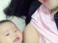 宝妈们都来晒一下哺乳照