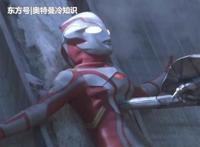 被怪兽刺穿身体的奥特曼们