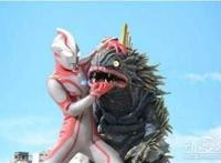 女奥特曼苍月被怪兽爆菊