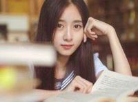 jk制服—认真看书的少女手机壁纸