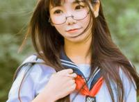 户外美女图片竖屏