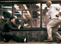 叶问蹲下来的图片