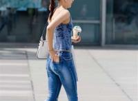 街拍: 身材高挑乌克兰美女