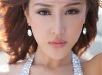 脑残炫富女发艳照 全裸自摸叫板苍井空