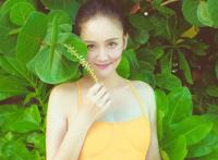 美女明星陈乔恩笑容甜美活力十足