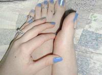 小脚丫搭配美甲