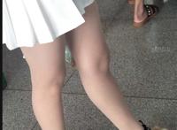 诱惑授业 八月赛第2贴 和男友拍照的肉丝妹子