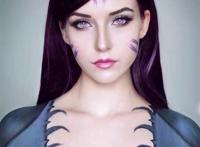 大胸毛妹cos《巫师3》叶奈法 最爱人体彩绘,不着寸缕