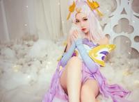王者荣耀嫦娥cosplay,温文尔雅可爱动人