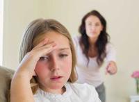 妈妈教育女儿发火图片