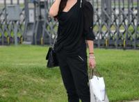 贵在真实的美女美腿高跟