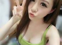 性感镜头面前自拍美女图片