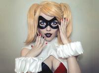 是小丑女哈莉欸!