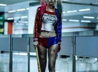 国外玩家cosplay的小丑女哈莉奎茵