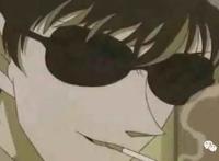 佐藤警官的前半生充满了坎坷，她的感情之路非常不顺利