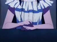 乌黑长发,全身黑色打扮的黑雪姬GIF