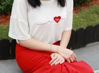 光脚的素颜美女