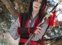 俊朗洒脱,因创始鬼道被称之为夷陵老祖,与蓝忘机是道侣,coser@sakurai