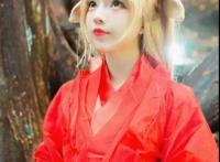 二次元草莓果冻扮演者王奕萌穿汉服,弘扬