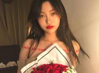 痞幼吹笛子,还曾曝光疑似情趣内衣模特儿的照片