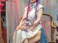 VOCALOID中的虚拟歌手墨清弦 cos