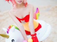 Cosplay福利/鳗鱼霏儿最新Cos小乔独角兽比基尼萝莉