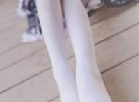Cosplay福利/萌萌小萝莉缘之空穹妹睡衣白丝美腿cosplay本子图片