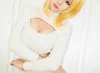 Cosplay福利/绚濑绘里开胸毛衣同人cosplay
