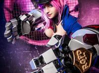 Cosplay福利/LOL皮城执法官蔚福利COS