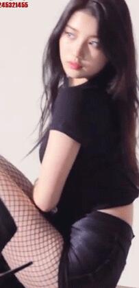 女人尿裤子视频