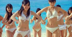 沙滩美女比基尼动态图