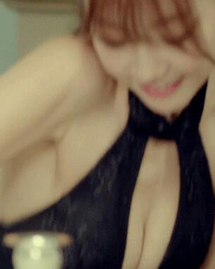 动漫萝莉御姐被吸奶