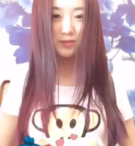  美46岁女性经历37次手术变z罩杯“巨乳芭比”