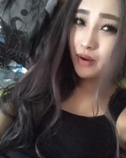 美女尤物内衣写真前凸后翘丰胸迷人